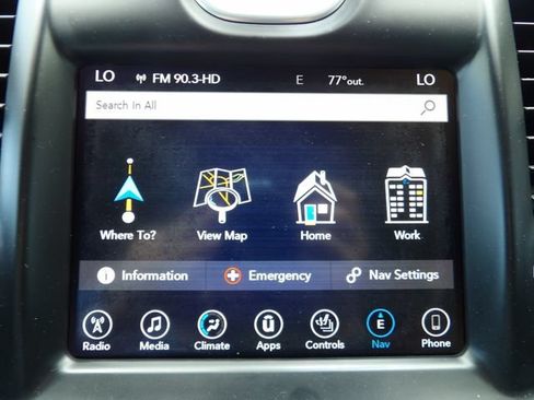 Used 2017 Chrysler 300 Limited w/ Value Package RWD image 26