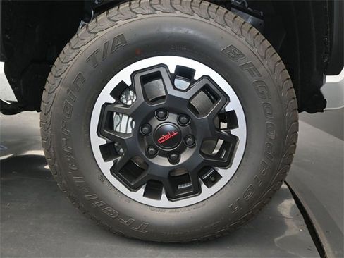 New 2025 Toyota Tacoma TRD Off-Road image 15