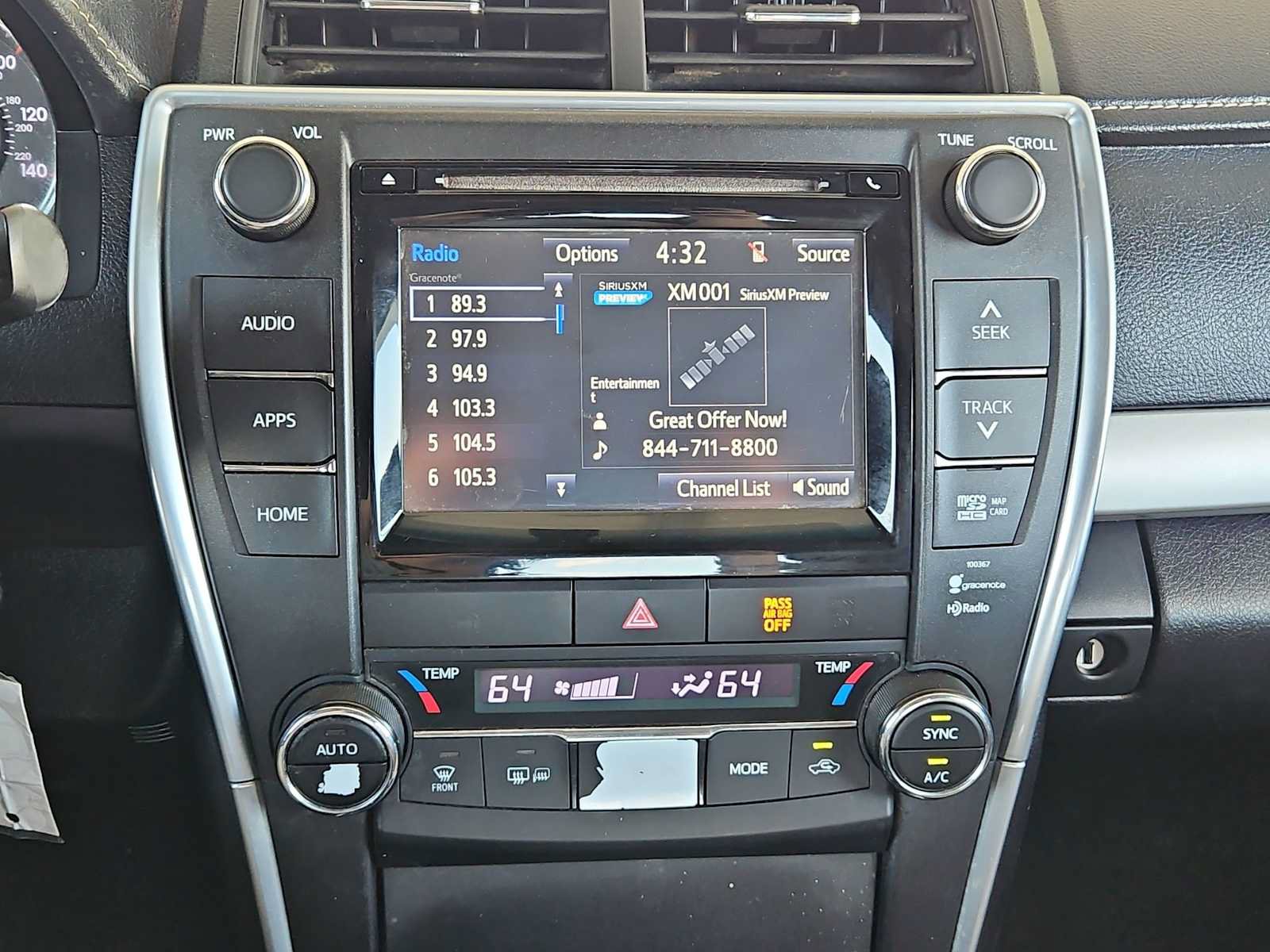 Used 2015 Toyota Camry XSE FWD image 19