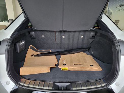 Used 2024 Lexus RZ 300e Premium image 13