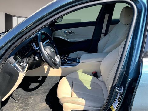 Used 2021 BMW 330i Sedan w/ Driving Assistance Package image 21