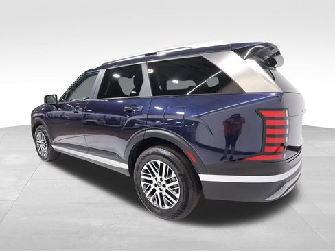 Used 2026 Hyundai Palisade SEL FWD image 2