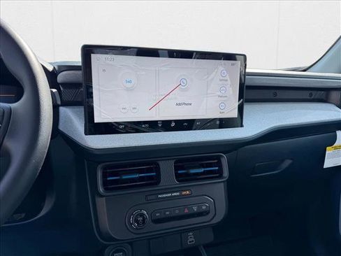 New 2025 Ford Maverick XLT image 13