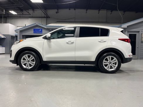 Used 2019 Kia Sportage LX FWD image 4