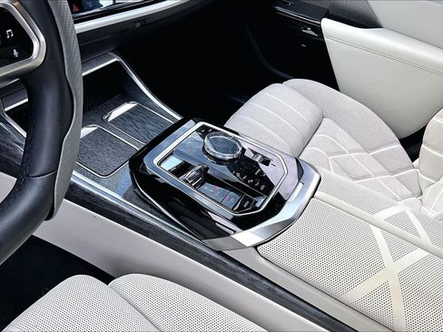 Used 2023 BMW 760i xDrive w/ Executive Package AWD/4WD image 15