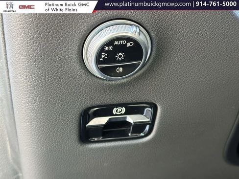 Used 2024 Mercedes-Benz GLC 300 4MATIC image 22