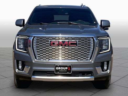 Used 2022 GMC Yukon XL Denali AWD/4WD image 4