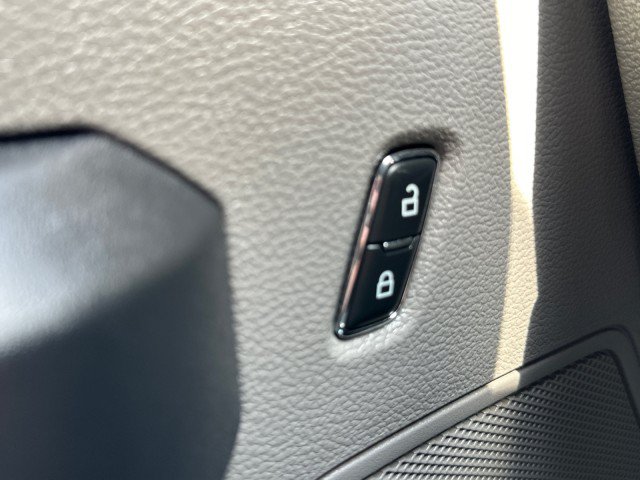 Used 2019 Ford F550 4x4 Regular Cab Super Duty image 27
