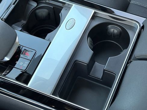 Used 2023 Land Rover Range Rover Velar R-Dynamic S image 18