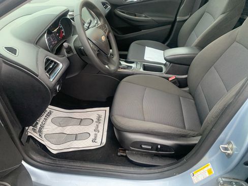 Used 2017 Chevrolet Cruze LT w/ Sun And Sound Package image 5