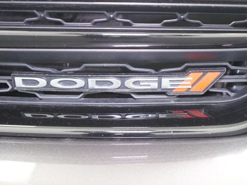 Used 2016 Dodge Charger SXT RWD image 11