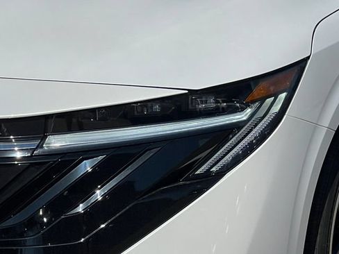 New 2026 Nissan Sentra SR w/ Floor Mat Package FWD image 38