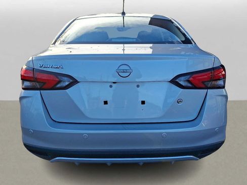 Used 2023 Nissan Versa S image 4