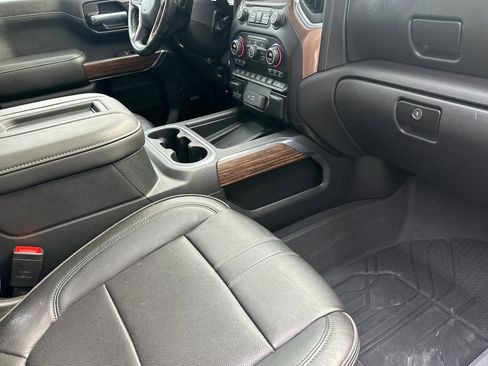 Used 2021 Chevrolet Silverado 1500 High Country w/ Technology Package image 16