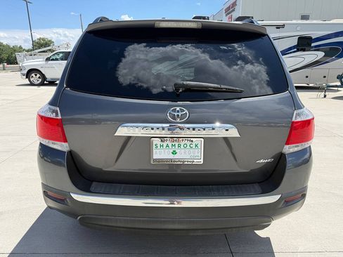 Used 2011 Toyota Highlander Limited w/ Tow Pkg AWD/4WD image 4