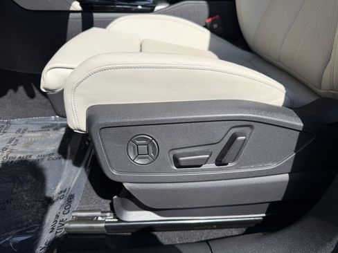 Used 2025 Audi Q5 Premium Plus w/ Premium Plus AWD/4WD image 32