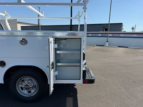 New 2026 Ford F250 XL w/ XL Chrome Package RWD image 14