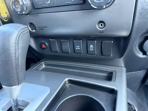 Used 2012 Nissan Titan SV w/ SV Value Truck Pkg RWD image 19