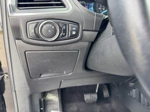 Used 2024 Ford Edge Titanium image 15