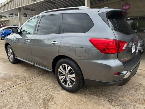 Used 2020 Nissan Pathfinder SL image 9