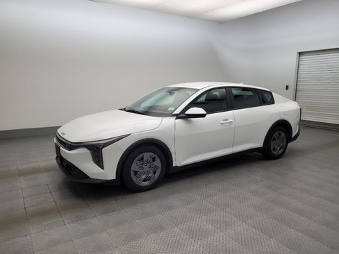 Used 2025 Kia K4 FWD image 2