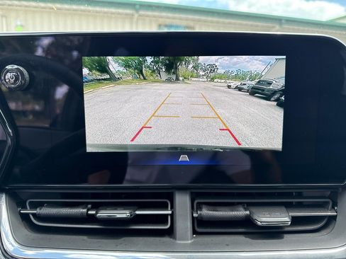 Used 2025 Chevrolet Trax RS w/ Driver Confidence Package FWD image 30