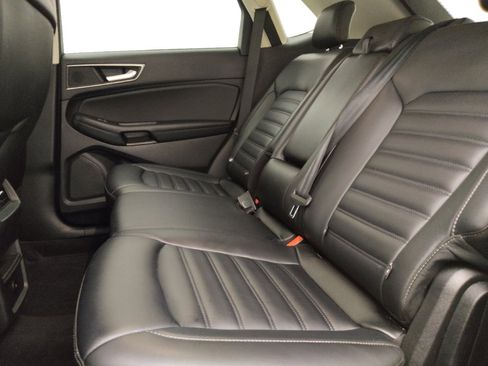 Used 2024 Ford Edge SEL image 18