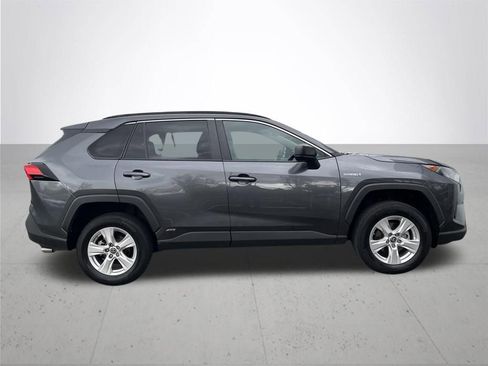 Used 2021 Toyota RAV4 LE AWD/4WD image 4