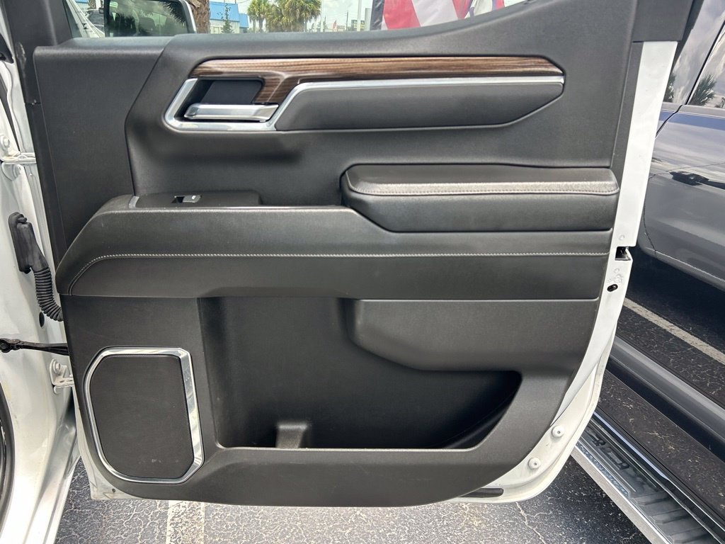 Used 2025 Chevrolet Silverado 1500 LT RWD image 42