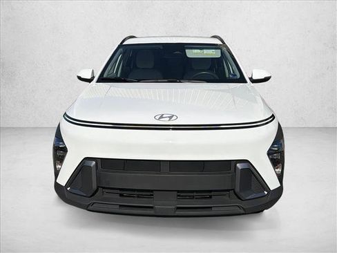 Used 2025 Hyundai Kona SEL FWD image 2