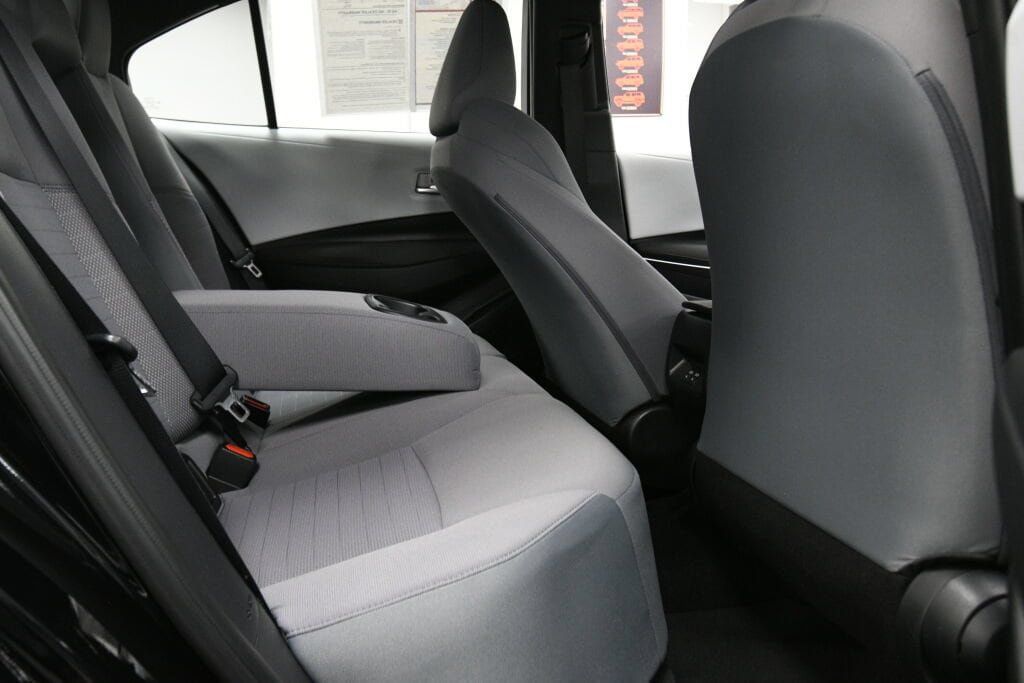 Used 2023 Toyota Corolla SE w/ Carpet Mat Package (TMS) FWD image 22