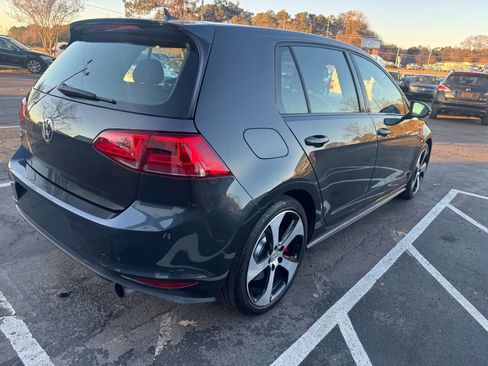 Used 2017 Volkswagen GTI SE image 5