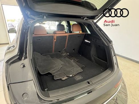 Used 2023 Audi Q5 2.0T Premium w/ Convenience Package AWD/4WD image 9