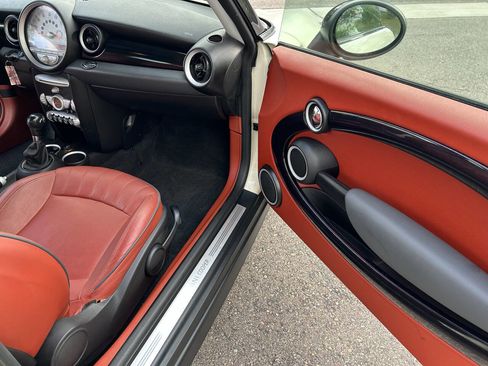Used 2009 MINI Cooper Hardtop w/ Premium Pkg FWD image 34
