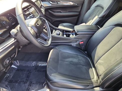 Used 2023 Jeep Grand Cherokee L Laredo AWD/4WD image 23