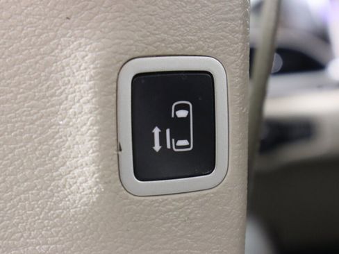 Used 2020 Chrysler Pacifica Touring w/ Advanced Safetytec Group image 32