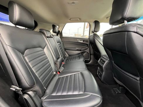Used 2020 Ford Edge SEL image 19