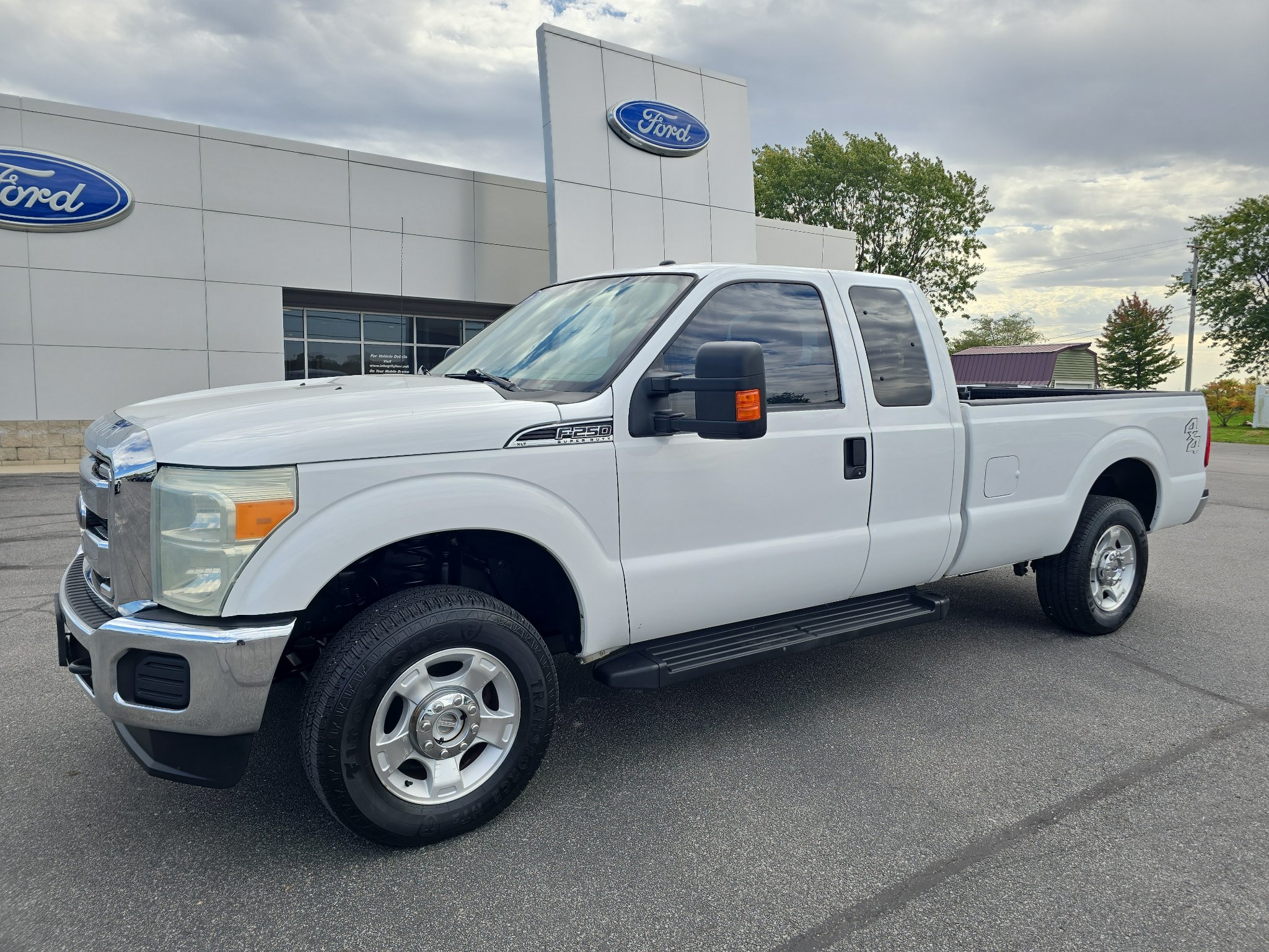 Used 2016 Ford F250 XLT AWD/4WD image 2
