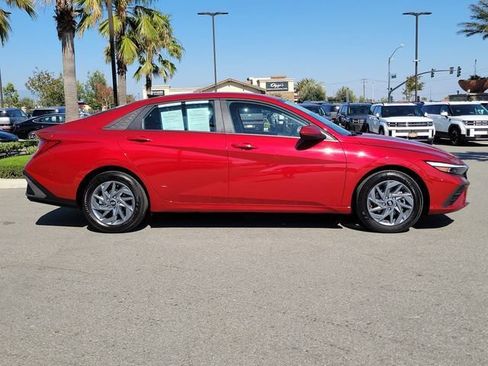 Certified 2025 Hyundai Elantra Hybrid FWD image 31