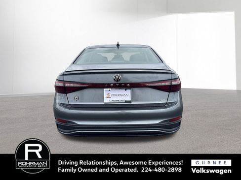 New 2026 Volkswagen Jetta SE FWD image 8