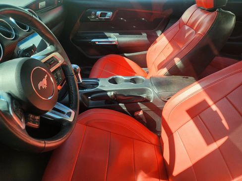 Used 2021 Ford Mustang Coupe image 11