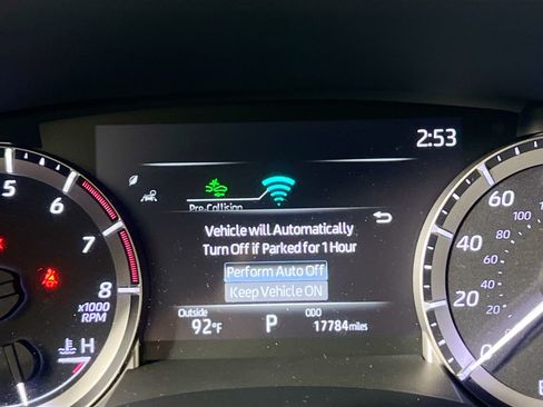Used 2024 Toyota Highlander XLE FWD image 22
