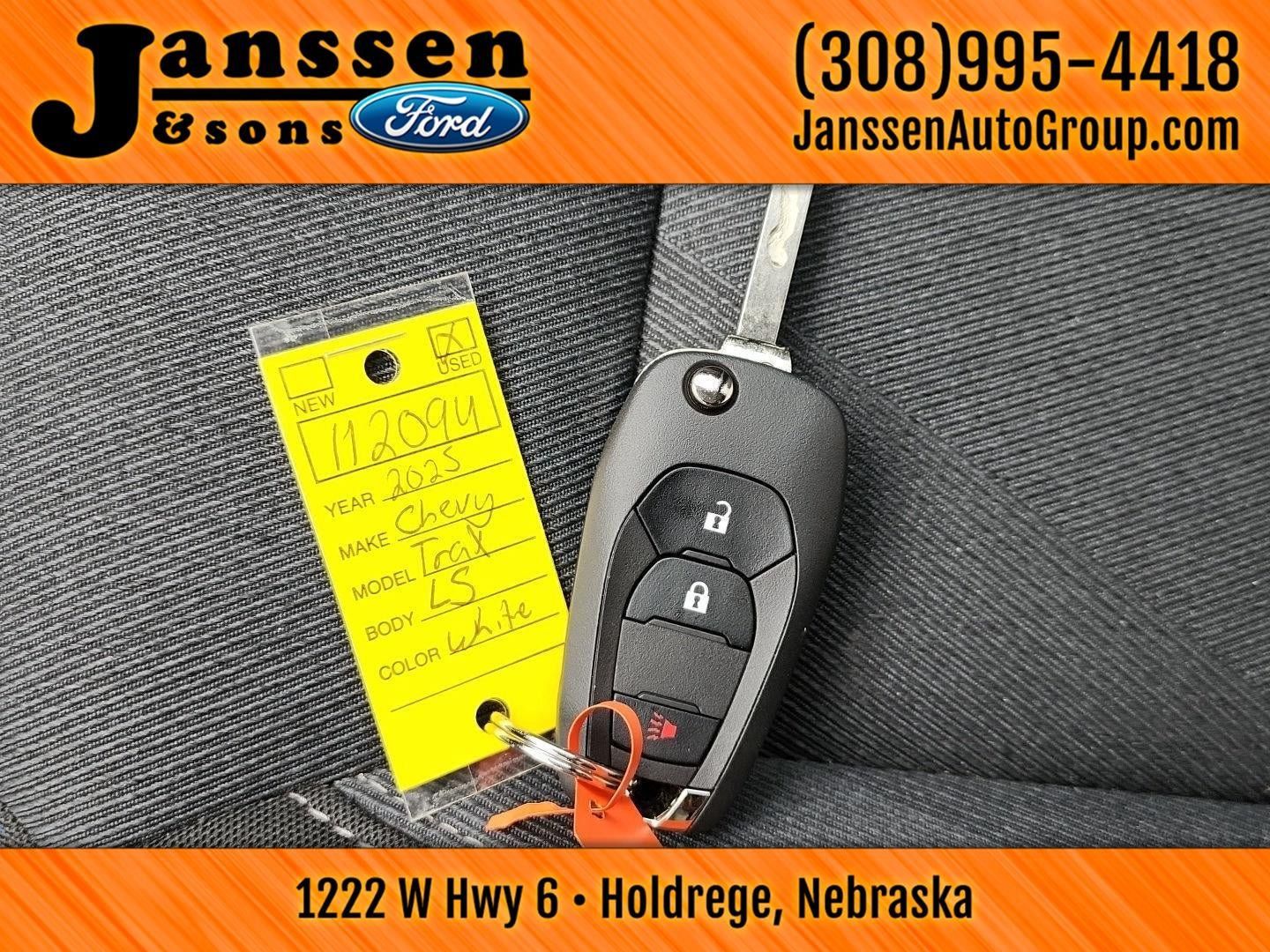 Used 2025 Chevrolet Trax LS FWD image 33
