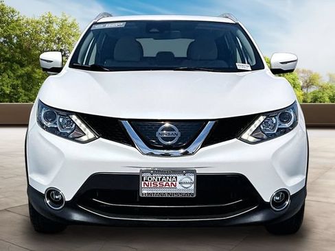 Certified 2019 Nissan Rogue Sport SV w/ Technology Package FWD image 2