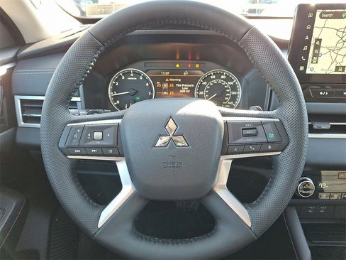 New 2026 Mitsubishi Outlander AWD image 10