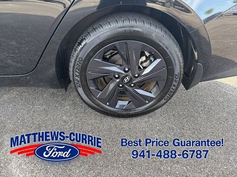 Used 2023 Hyundai Elantra SEL FWD image 14