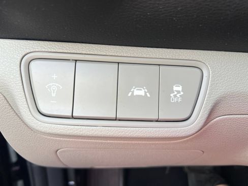 Used 2020 Kia Forte LXS FWD image 17