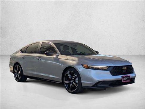 Used 2024 Honda Accord Sport image 3