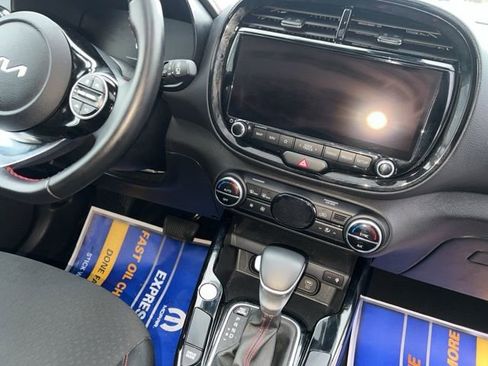 Used 2023 Kia Soul GT-Line FWD image 12