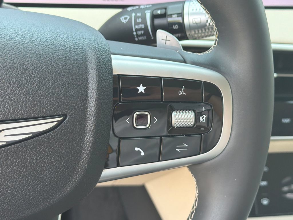 Used 2026 Genesis GV70 2.5T Select AWD/4WD image 29